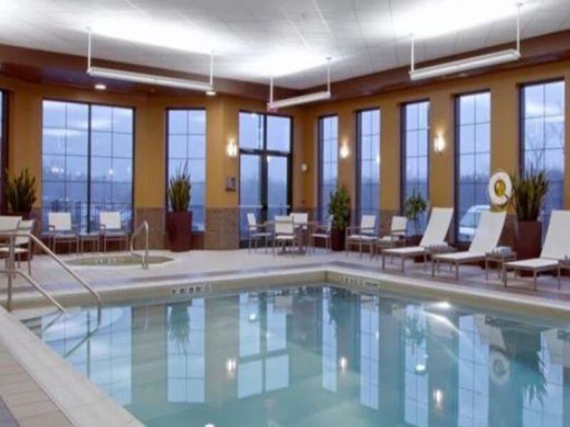Hotel Embassy - Airport 4*