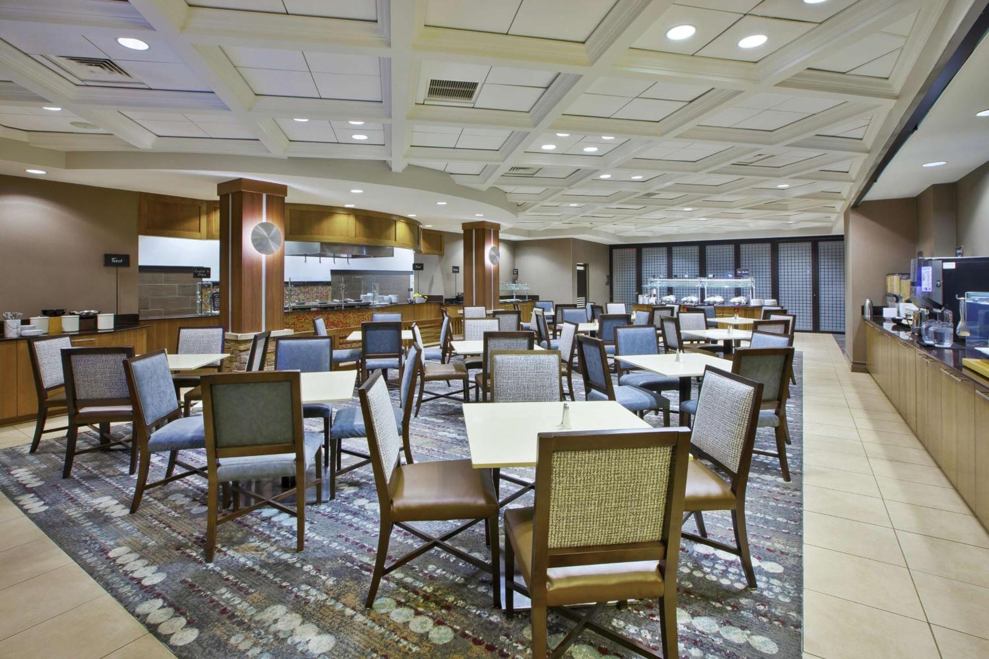 Embassy - Airport Hotel 4*