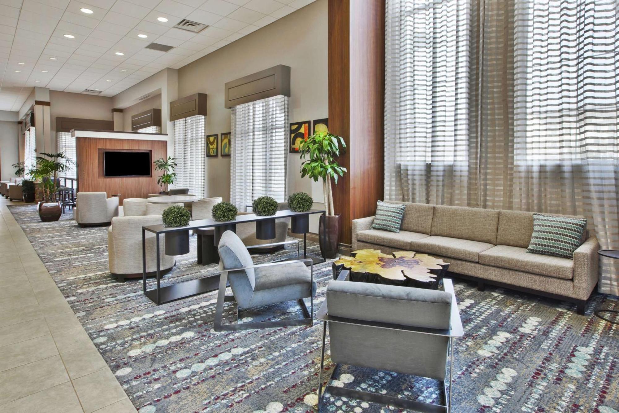 Hotel Embassy - Airport 4*