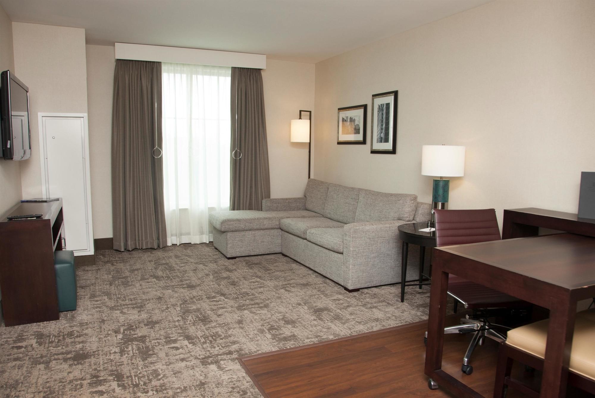 Hotel Embassy - Airport Columbus