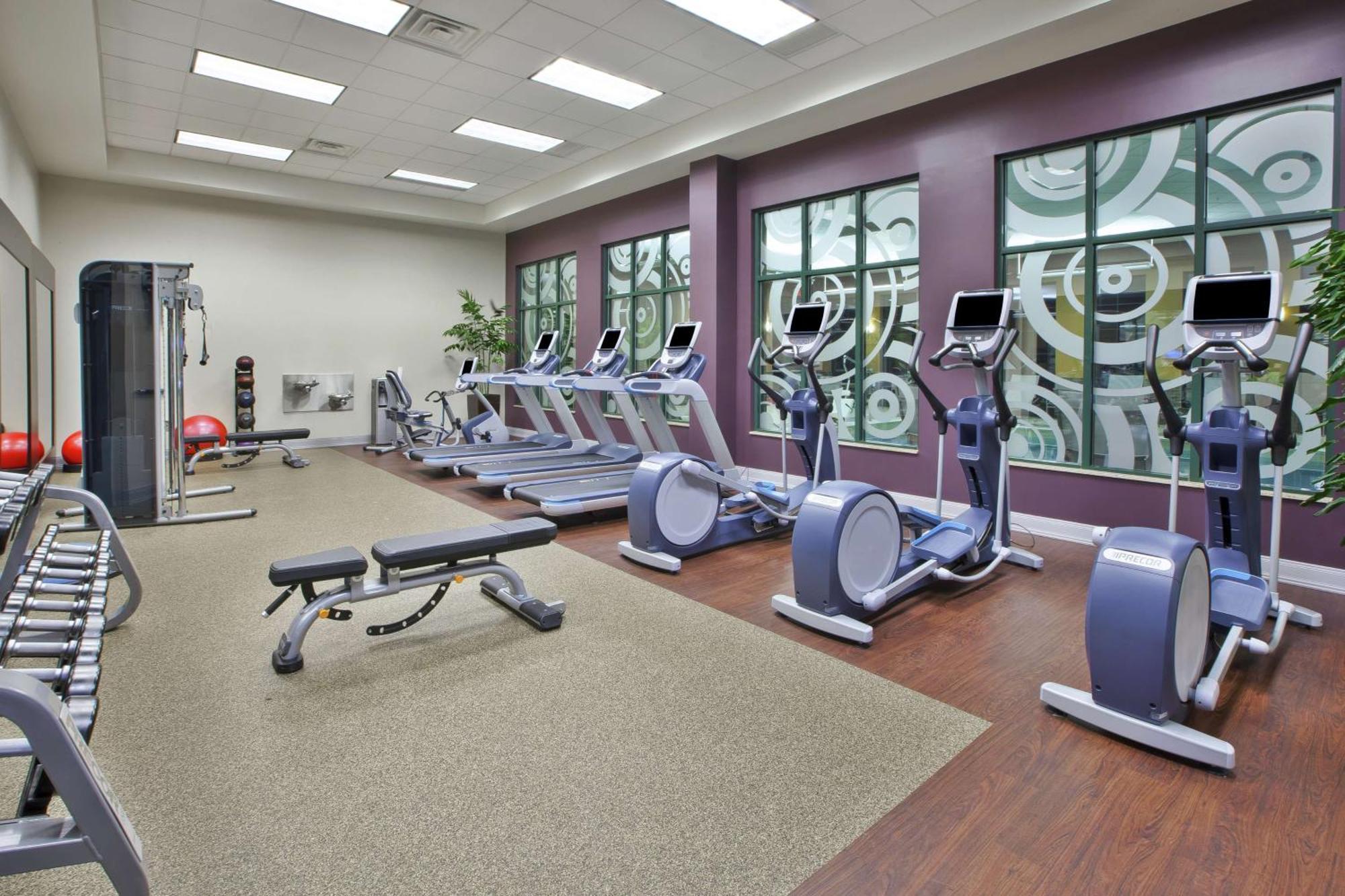 Embassy - Airport 4* Columbus